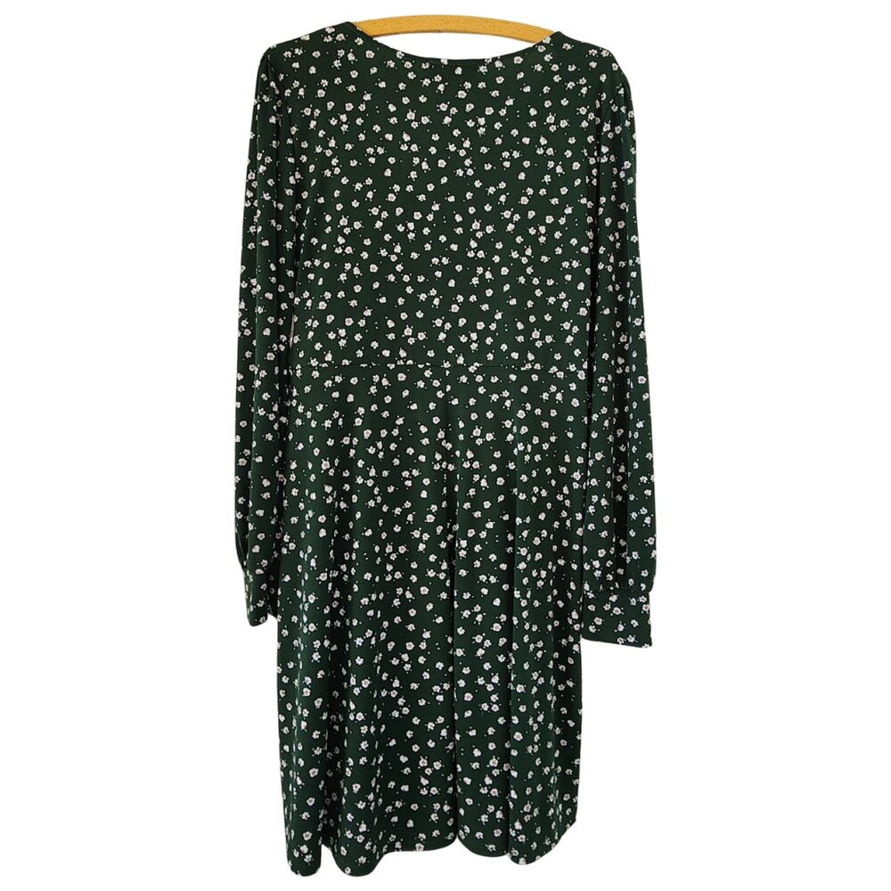 Kaileigh Faux Wrap Dress - Green Floral Knit - Size Petite Large - NWT - Picture 2 of 6